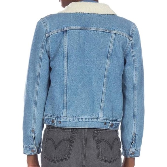 Levi's Women's Original Sherpa Trucker Jacket - Picture 2 of 7
